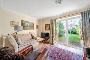 Sitting/dining room- click for photo gallery